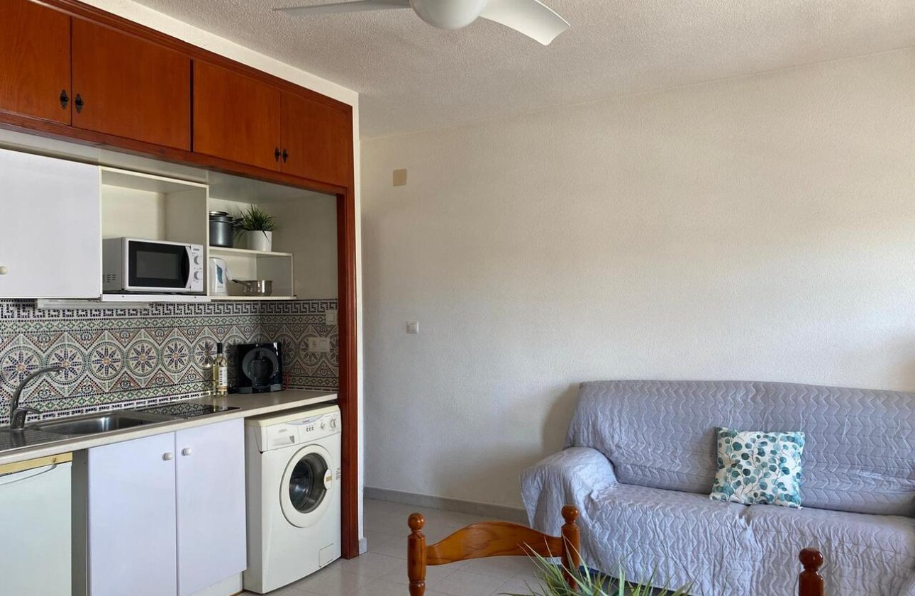 Alquiler a largo plazo - Apartamento / piso -
Villamartin