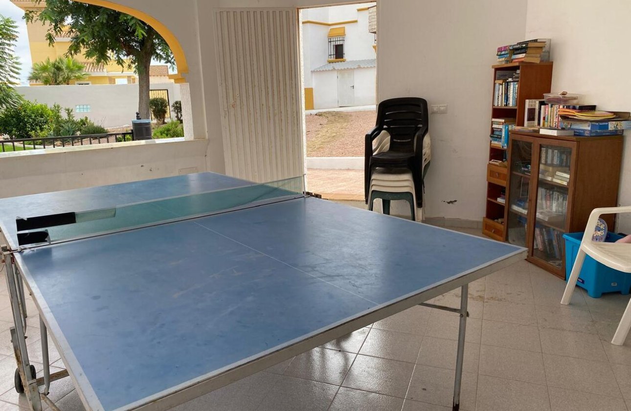 Alquiler a largo plazo - Apartamento / piso -
Villamartin