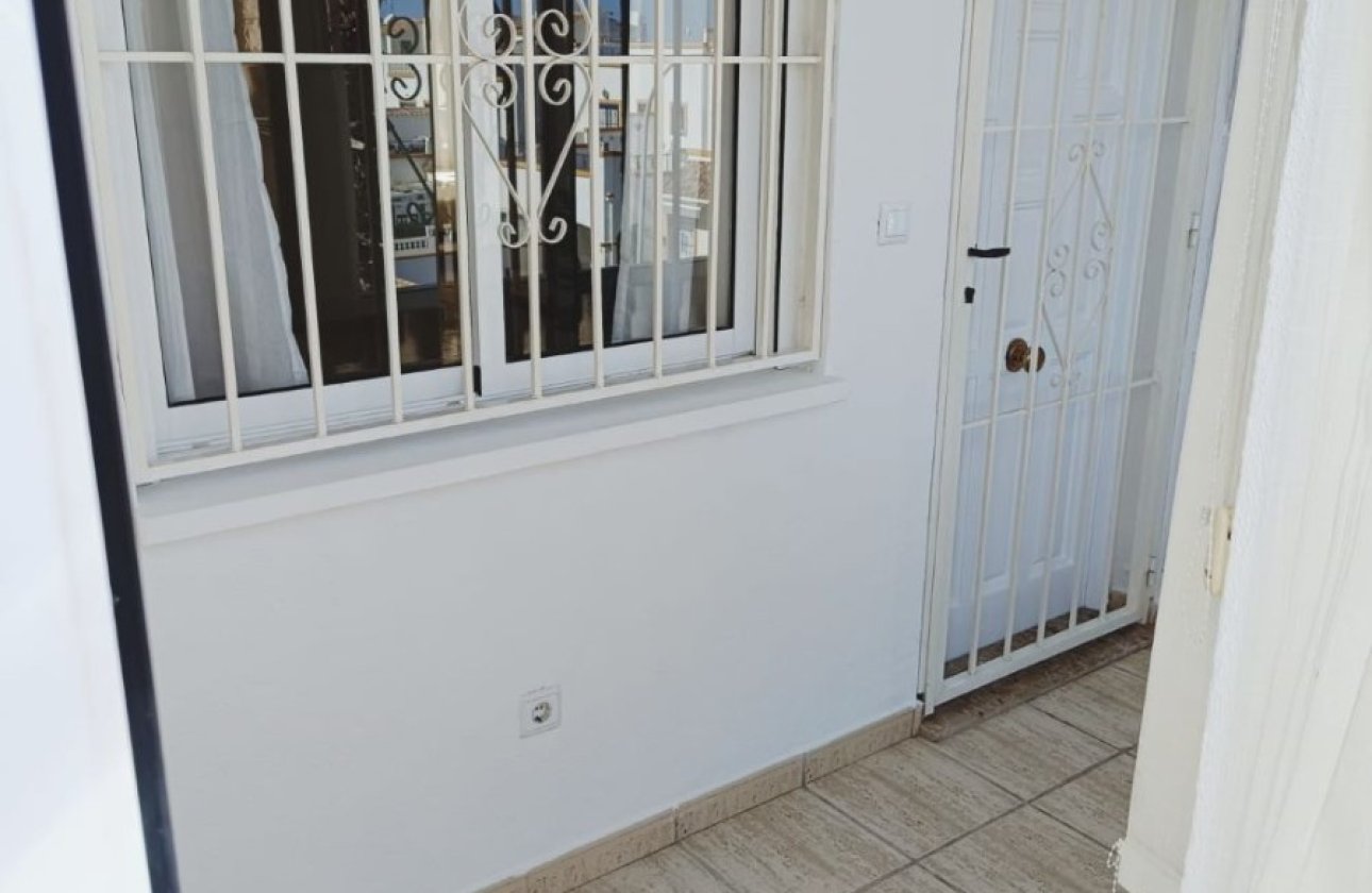 Alquiler para invierno - Apartamento / piso -
Orihuela Costa - La Florida