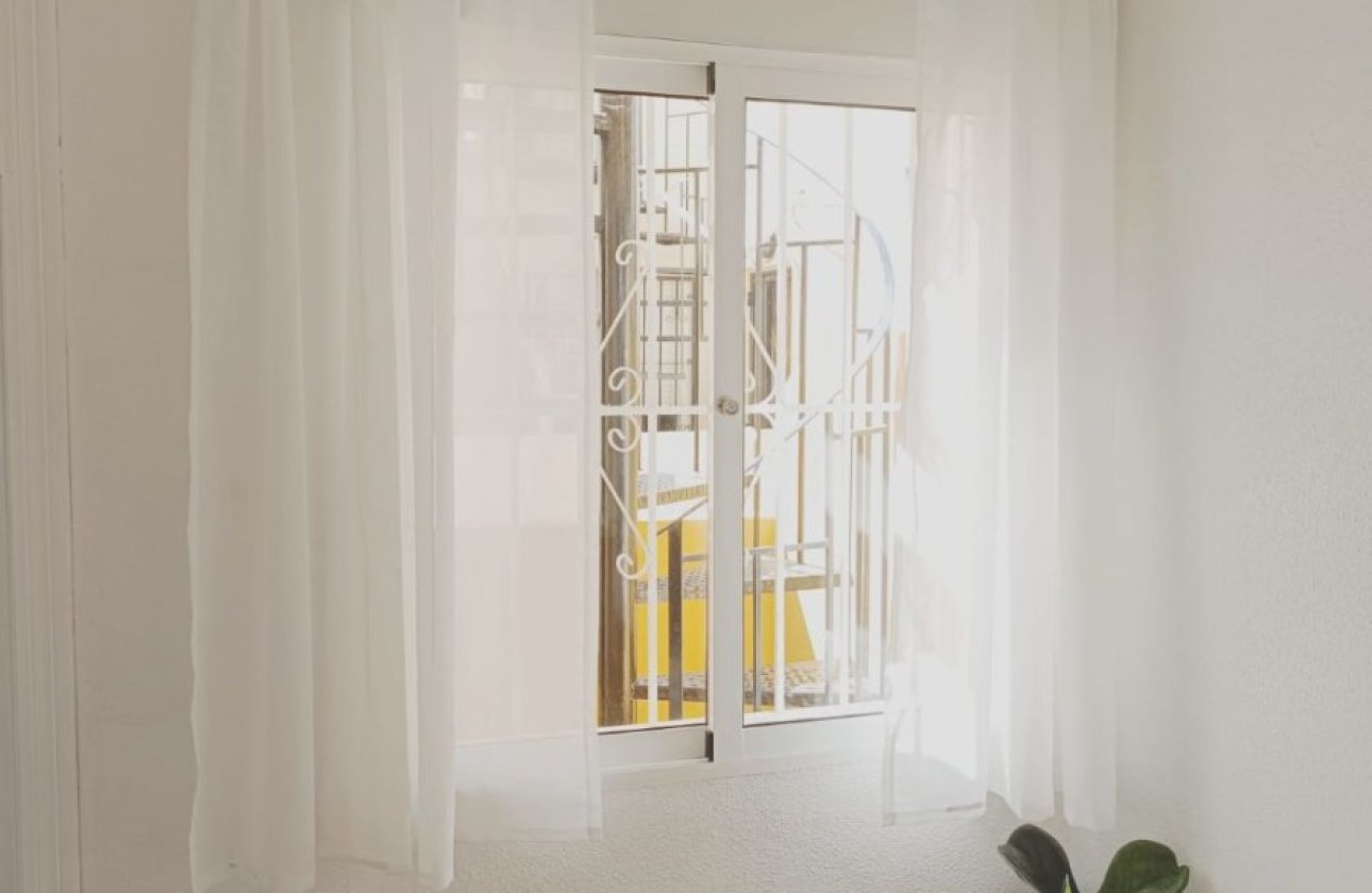 Alquiler para invierno - Apartamento / piso -
Orihuela Costa - La Florida