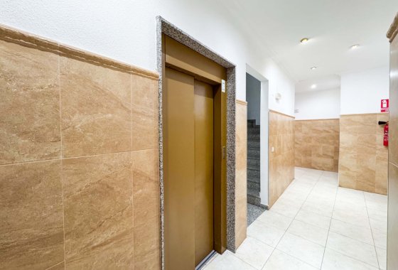 Apartment / flat - Resale - Torrevieja - Playa del Cura