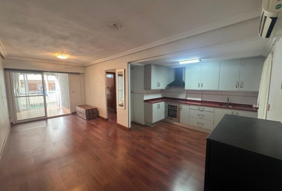 Apartment / flat - Resale - Torrevieja - Torrevieja Centro