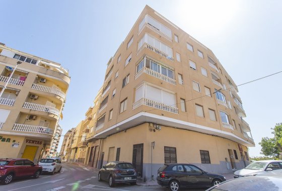 Commercial property - Resale - Torrevieja -
                La Mata