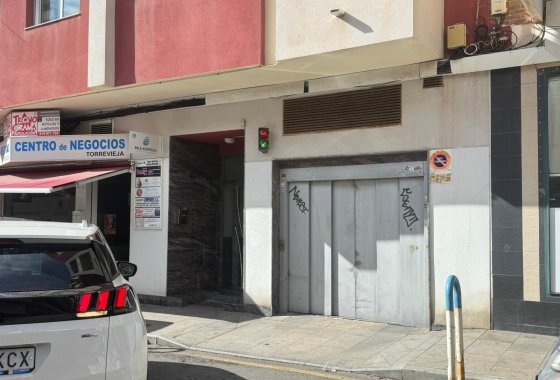 Garage - Resale - Torrevieja -
                Torrevieja