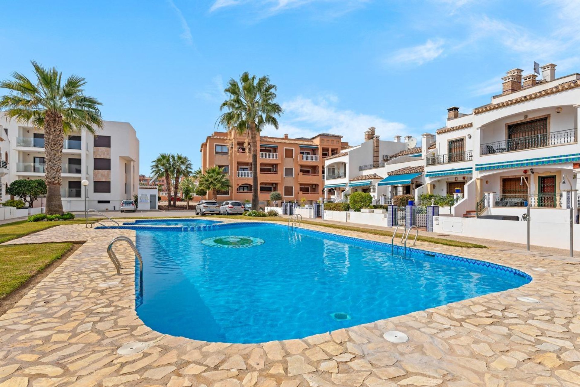 Használt ingatlanok - Apartamento -
Orihuela Costa - Villamartín