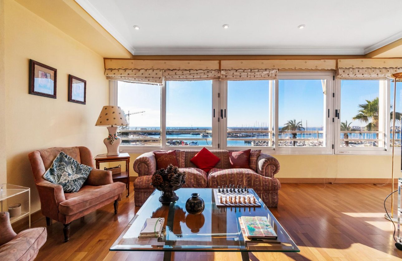 Használt ingatlanok - Apartamento -
Torrevieja - CLUB NAUTICO TORREVIEJA