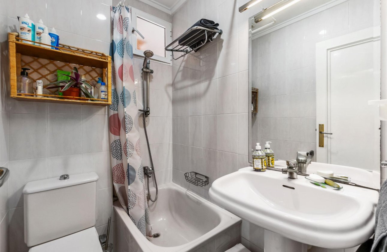 Használt ingatlanok - Apartamento -
Torrevieja - CLUB NAUTICO TORREVIEJA