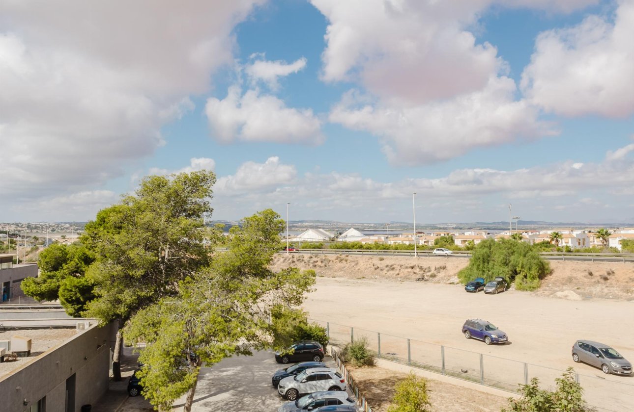 Használt ingatlanok - Apartamento -
Torrevieja - Parque de Las Naciones
