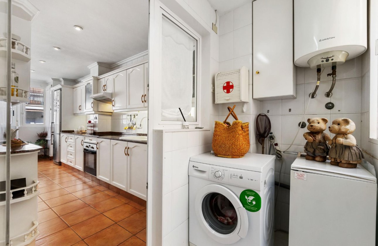 Használt ingatlanok - Apartamento -
Torrevieja - Piscinas naturales