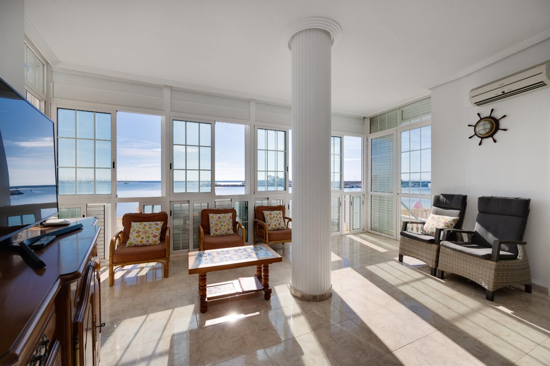 Használt ingatlanok - Apartamento -
Torrevieja - Playa del Acequión