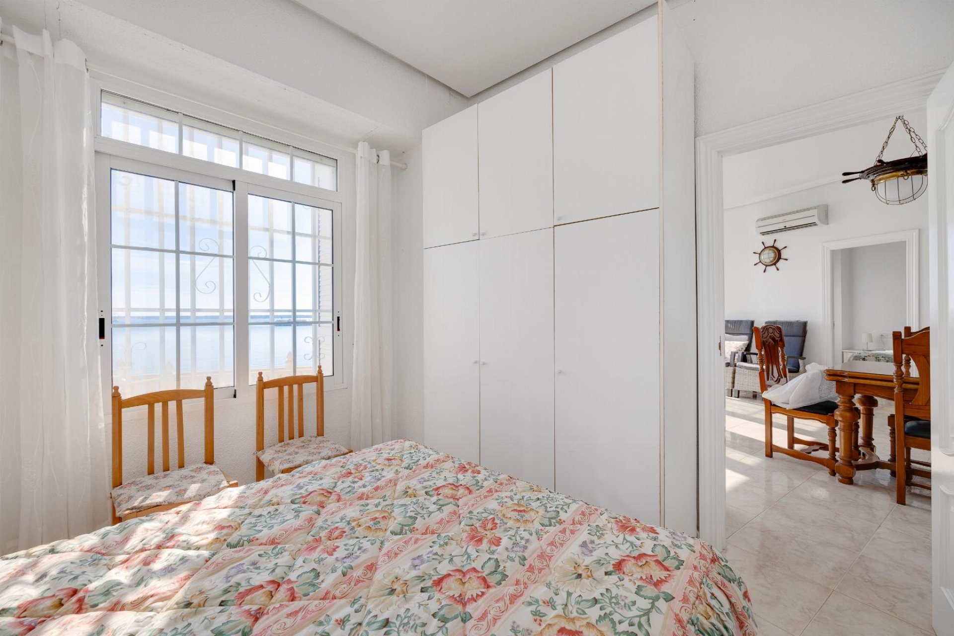 Használt ingatlanok - Apartamento -
Torrevieja - Playa del Acequión