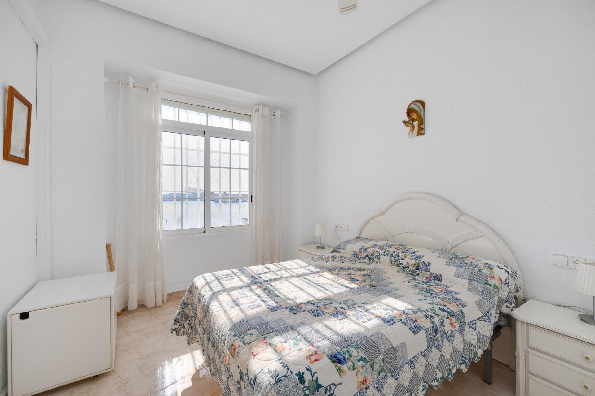 Használt ingatlanok - Apartamento -
Torrevieja - Playa del Acequión