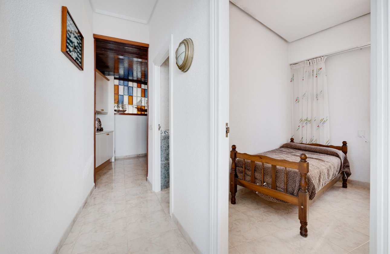 Használt ingatlanok - Apartamento -
Torrevieja - Playa del Acequión