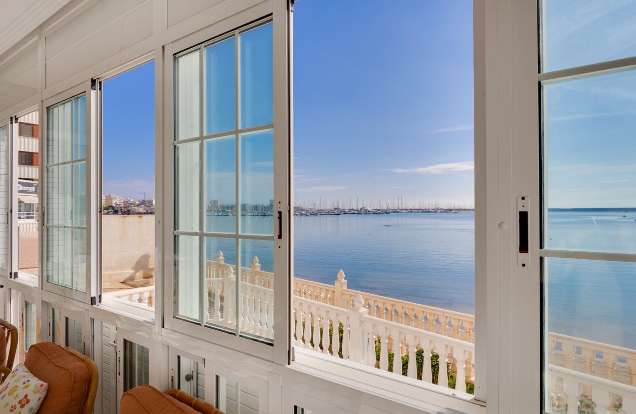 Használt ingatlanok - Apartamento -
Torrevieja - Playa del Acequión