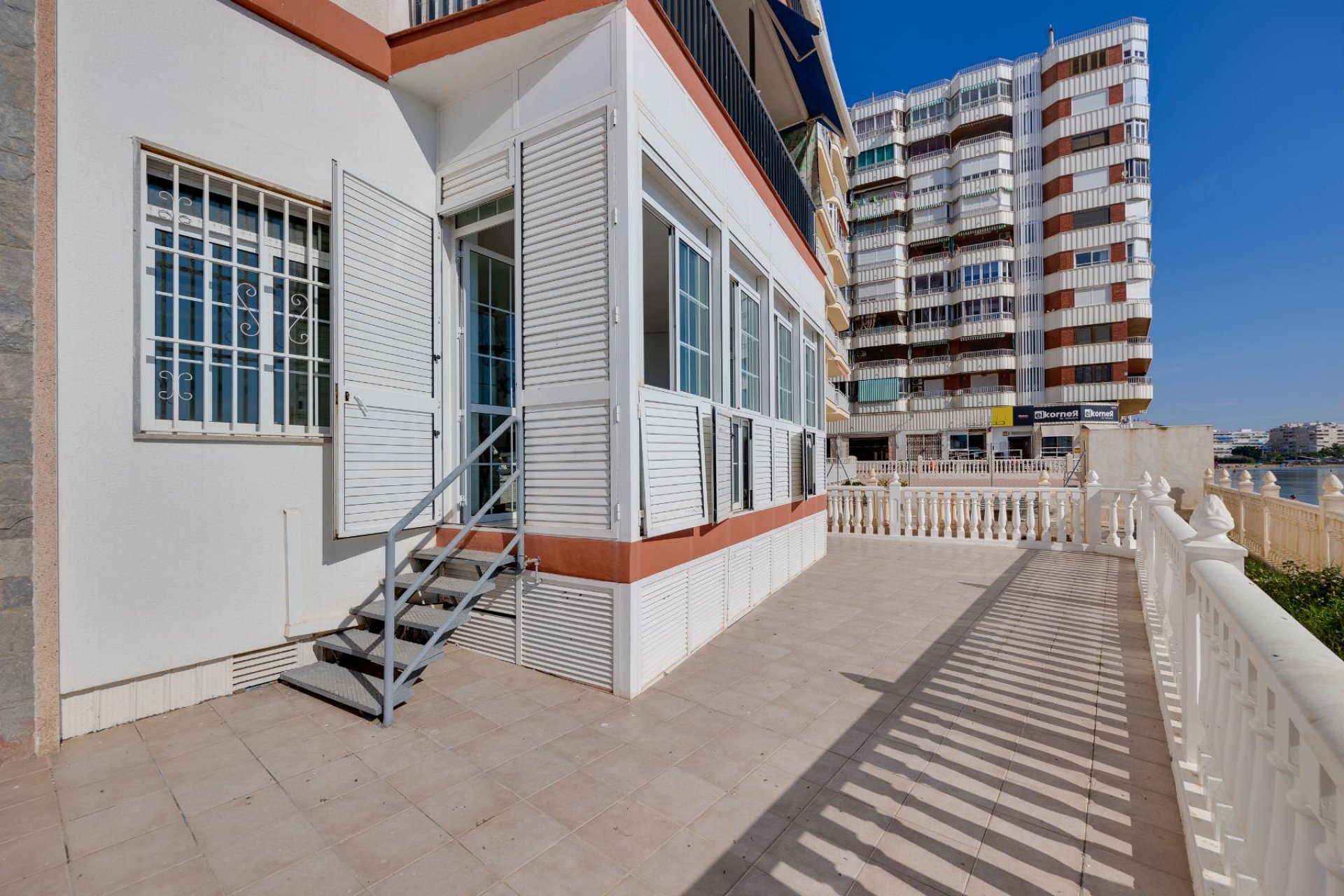 Használt ingatlanok - Apartamento -
Torrevieja - Playa del Acequión