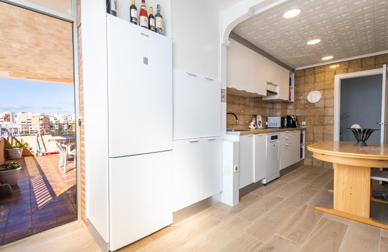 Használt ingatlanok - Apartamento -
Torrevieja - Playa del Acequión