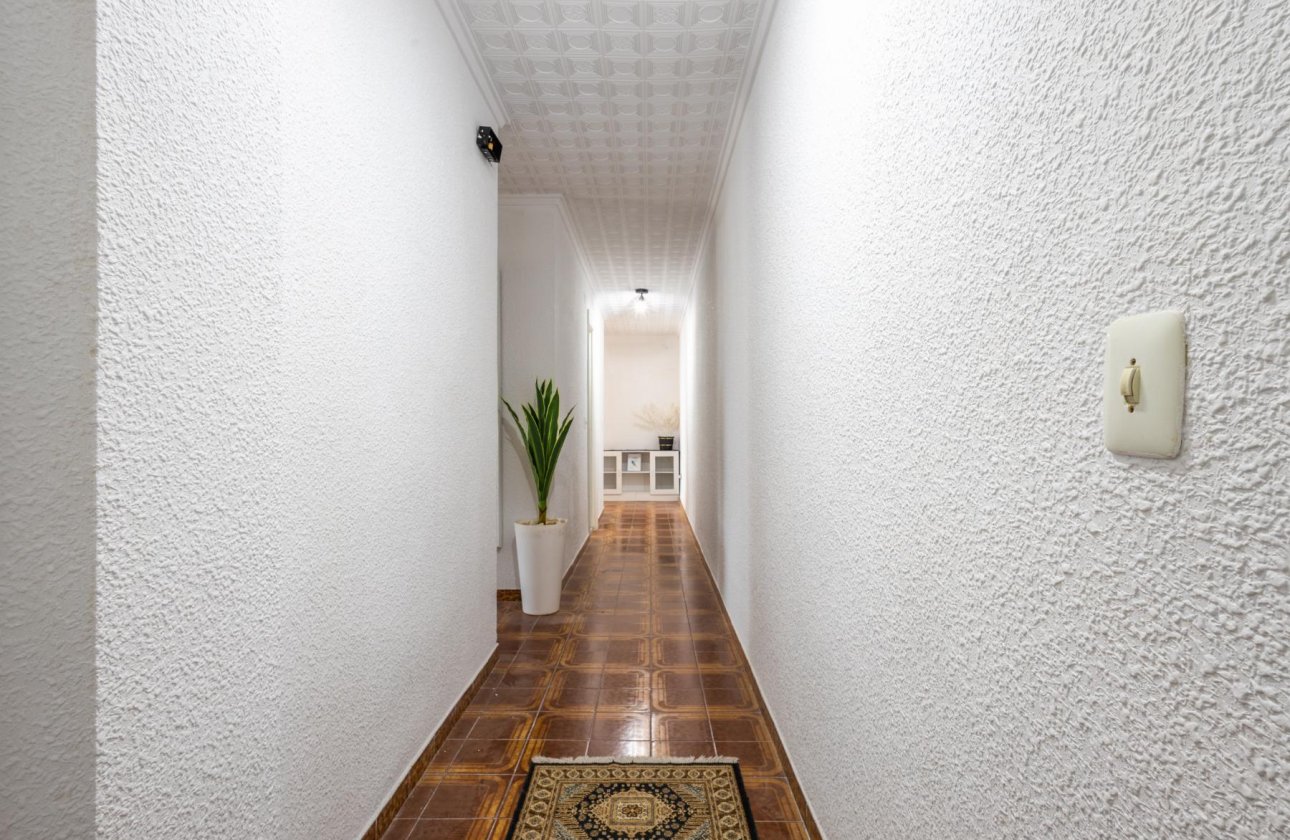 Használt ingatlanok - Apartamento -
Torrevieja - Playa del Acequión