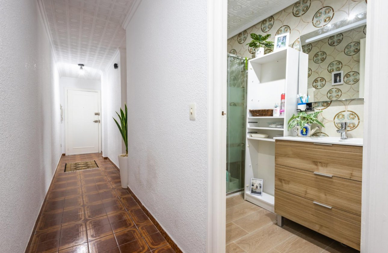 Használt ingatlanok - Apartamento -
Torrevieja - Playa del Acequión