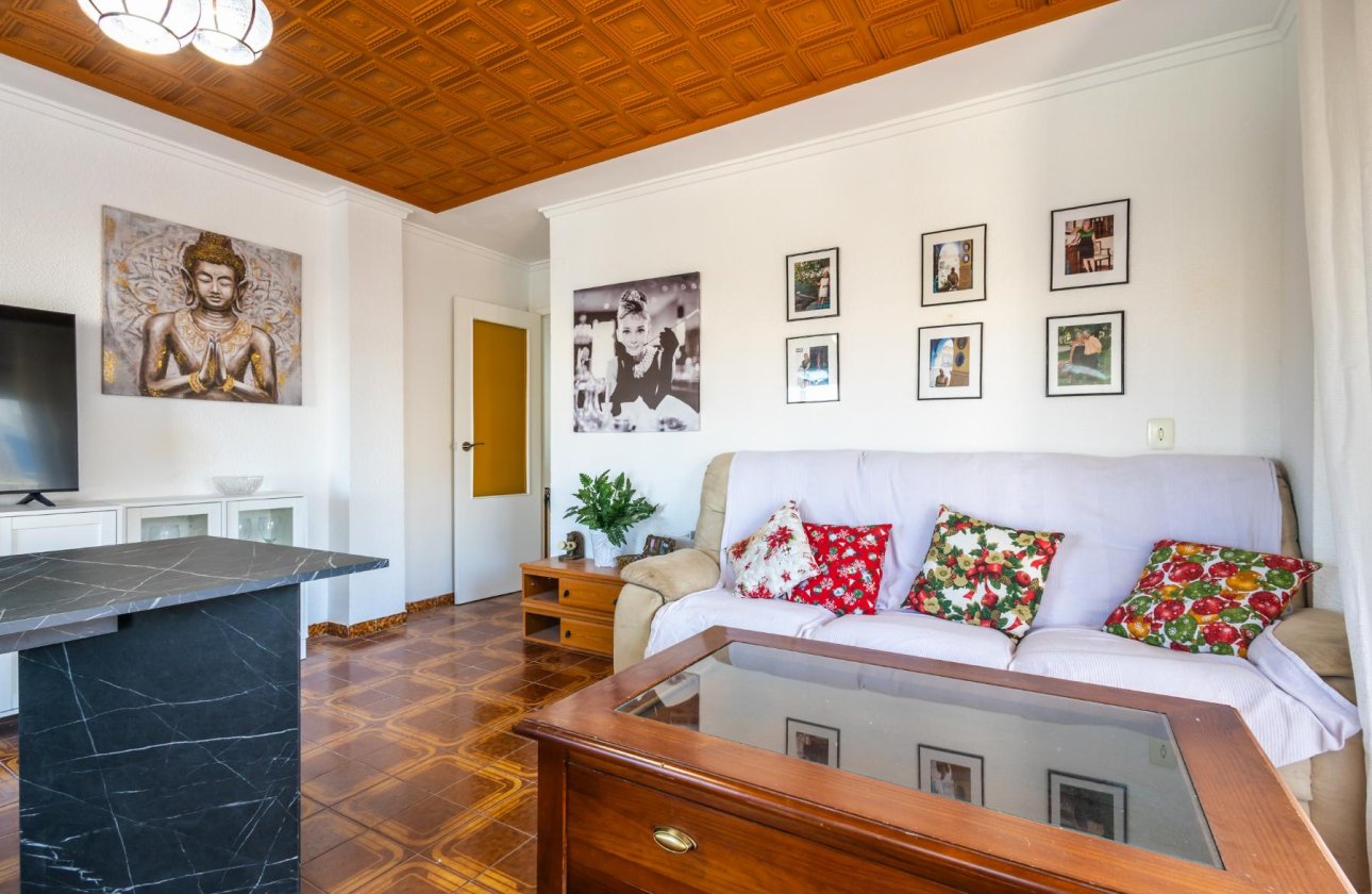 Használt ingatlanok - Apartamento -
Torrevieja - Playa del Acequión