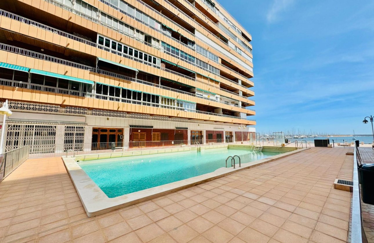 Használt ingatlanok - Apartamento -
Torrevieja - Playa del Acequión