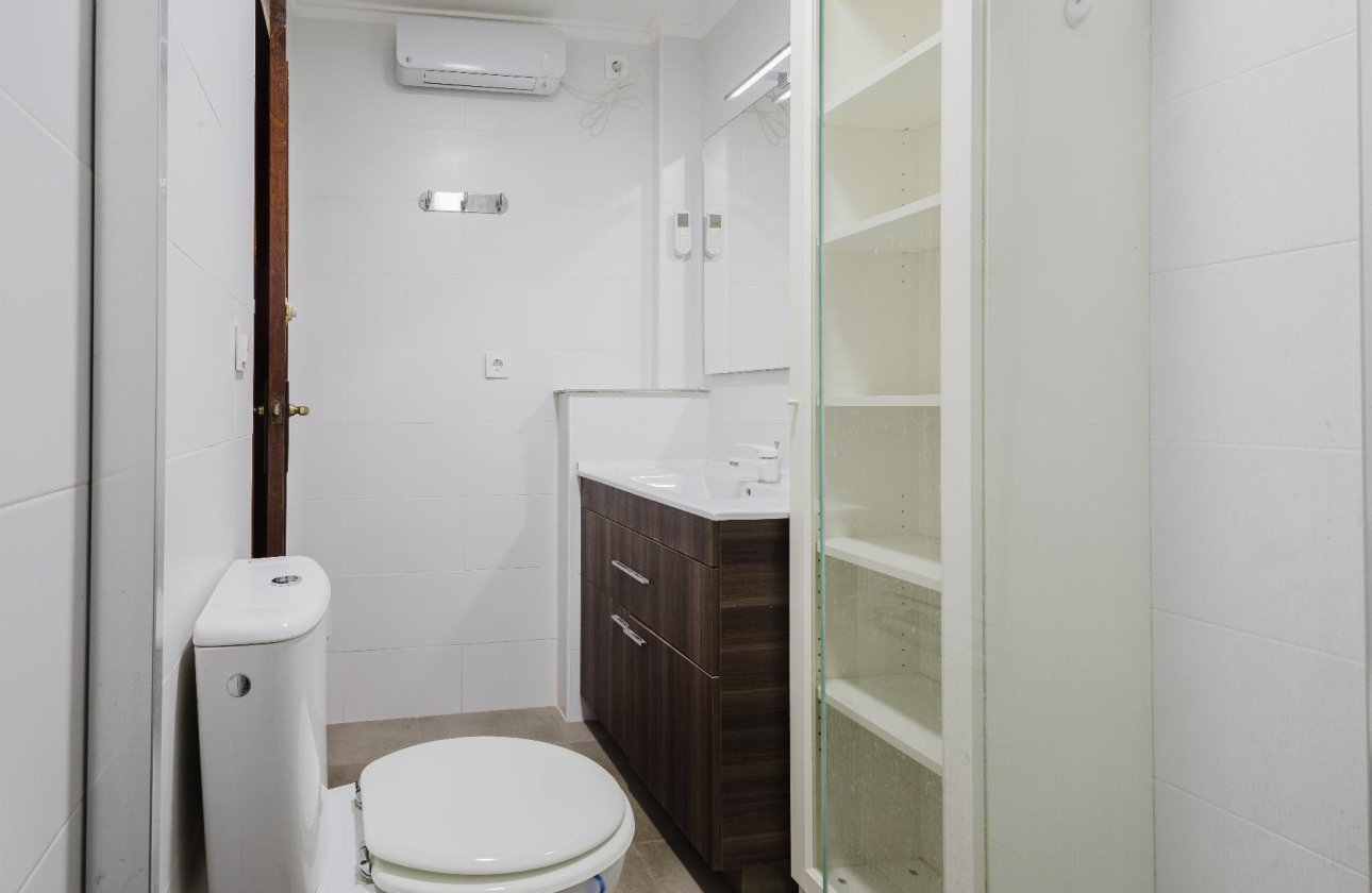 Használt ingatlanok - Apartamento -
Torrevieja - Playa del Acequión