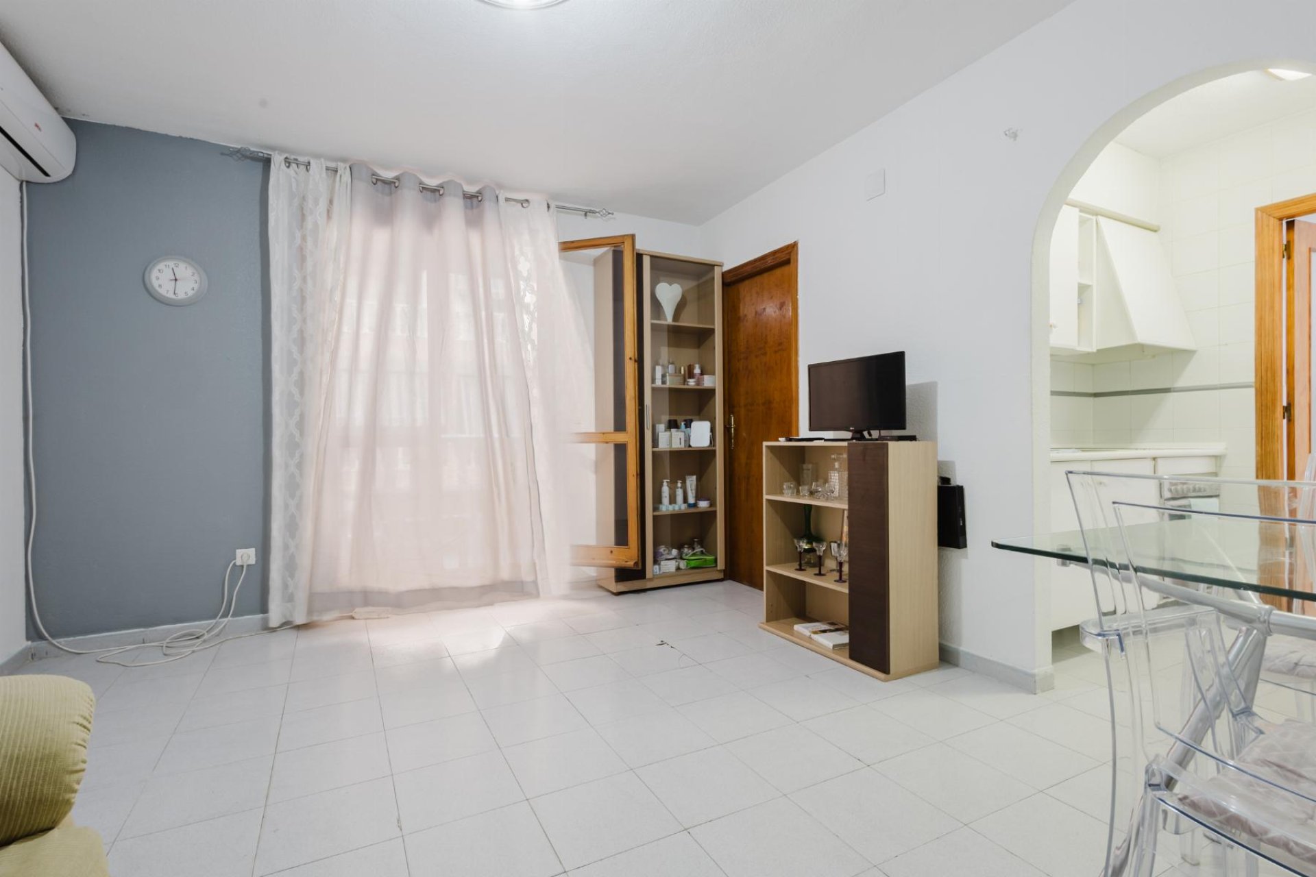Használt ingatlanok - Apartamento -
Torrevieja - Playa del Acequión