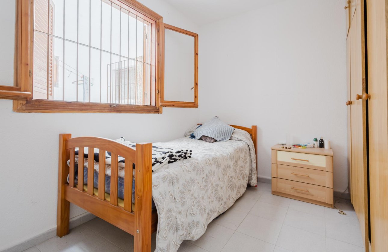Használt ingatlanok - Apartamento -
Torrevieja - Playa del Acequión