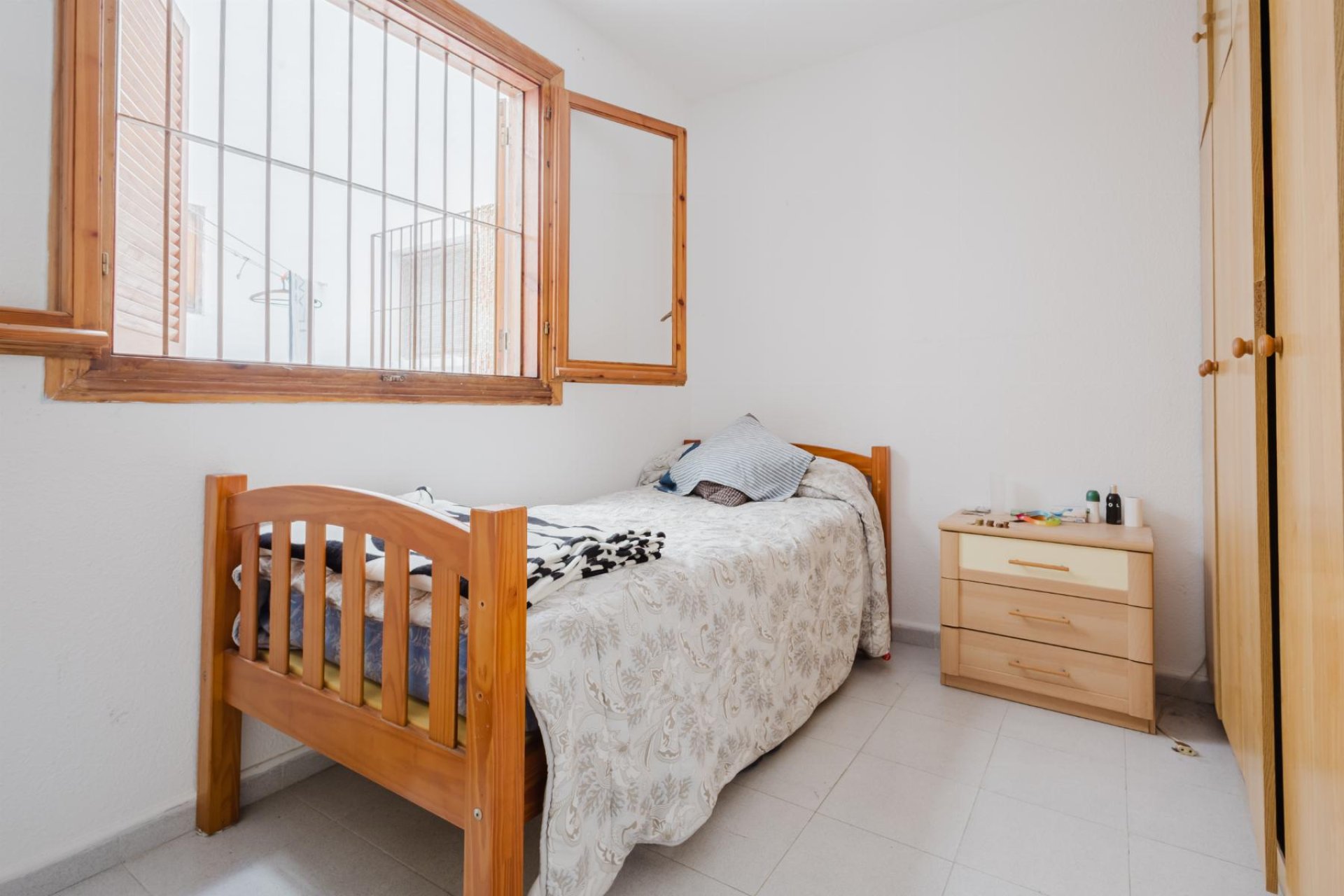 Használt ingatlanok - Apartamento -
Torrevieja - Playa del Acequión