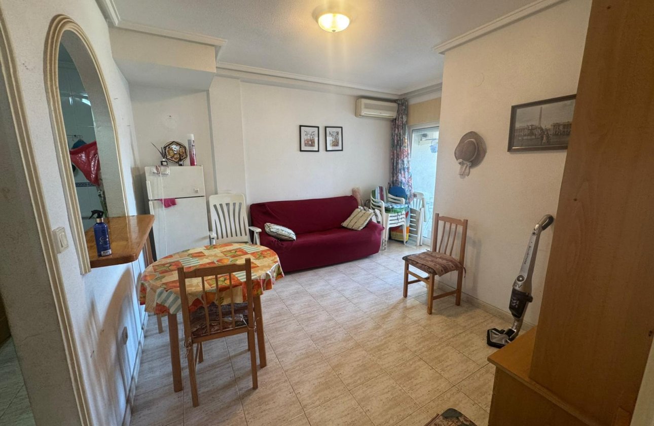 Használt ingatlanok - Apartamento -
Torrevieja - Playa del Acequión