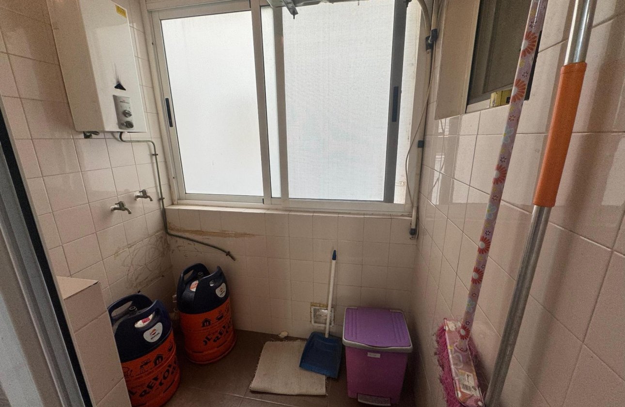 Használt ingatlanok - Apartamento -
Torrevieja - Playa del Acequión