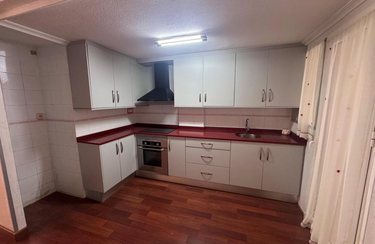 Használt ingatlanok - Apartamento -
Torrevieja - Playa del Acequión