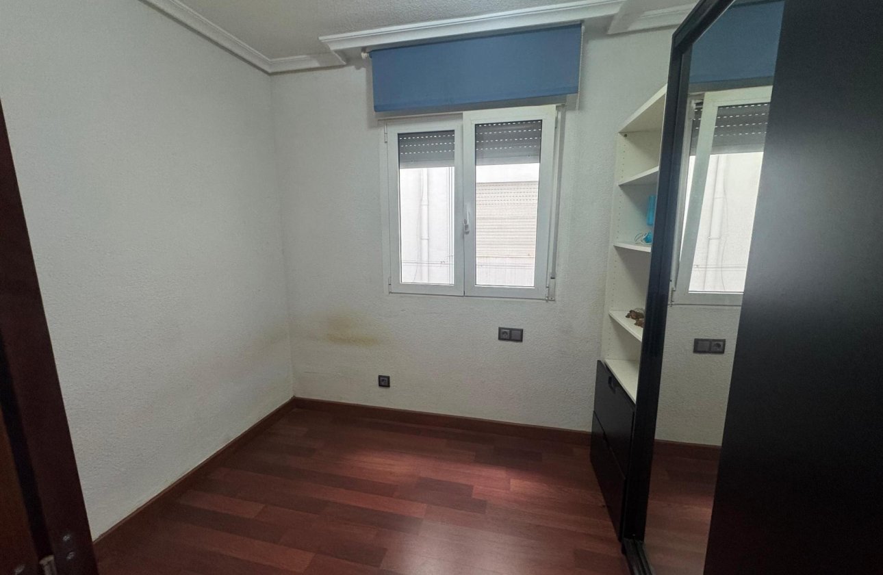 Használt ingatlanok - Apartamento -
Torrevieja - Playa del Acequión