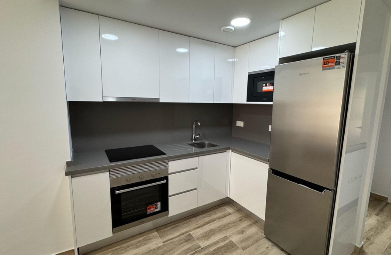 Használt ingatlanok - Apartman / lakás -
Alicante - Alicante Centro