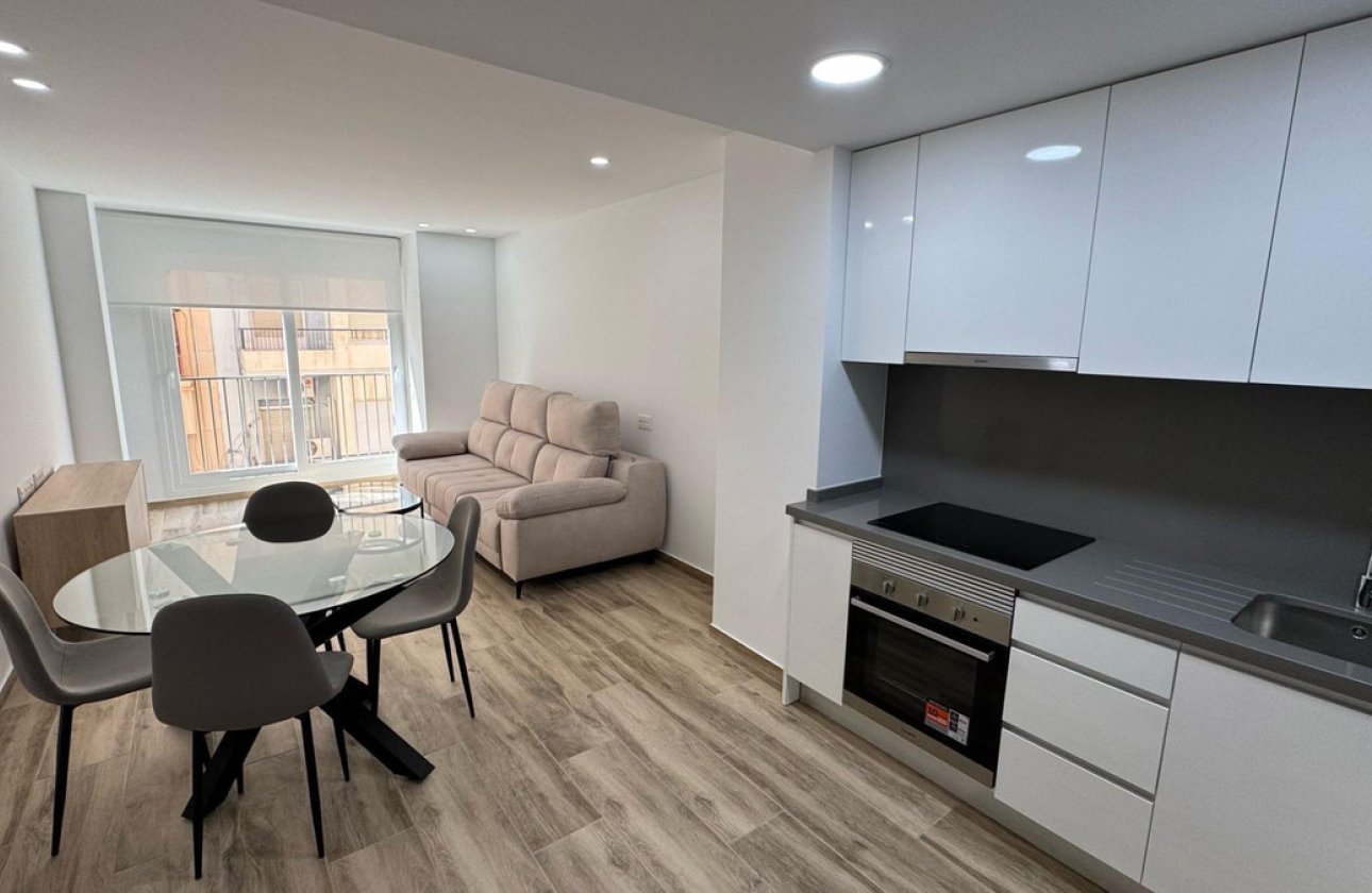 Használt ingatlanok - Apartman / lakás -
Alicante - Alicante Centro