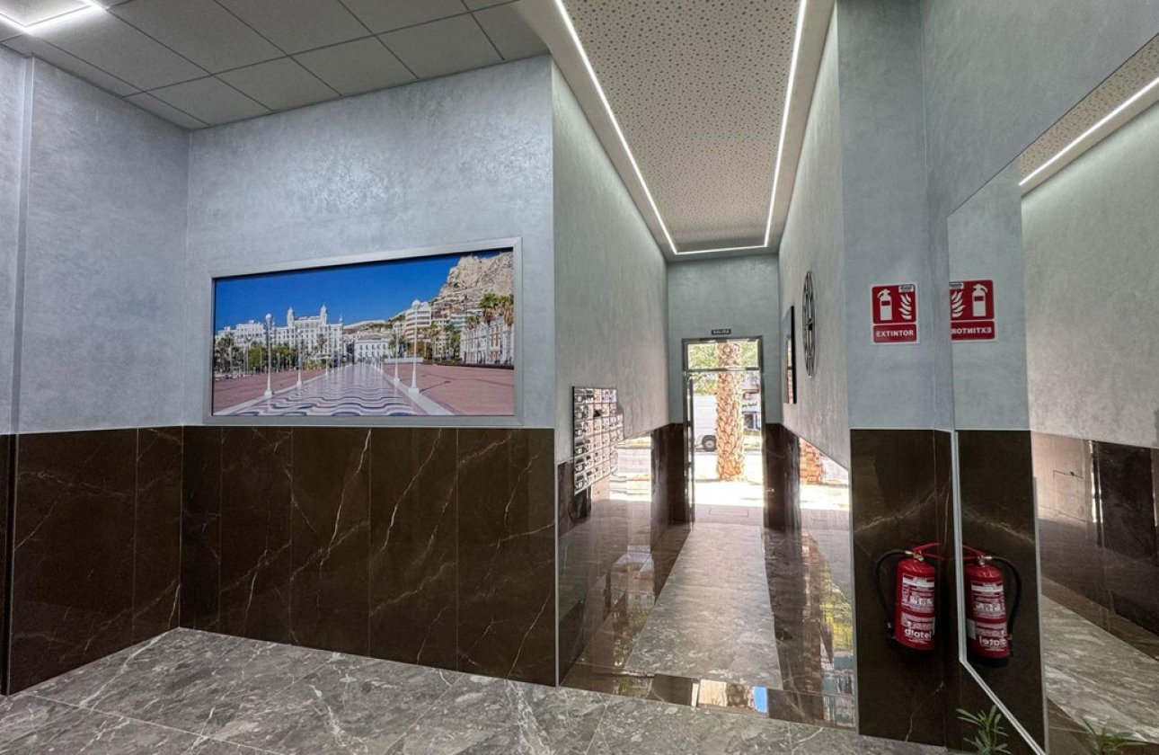 Használt ingatlanok - Apartman / lakás -
Alicante - Alicante Centro