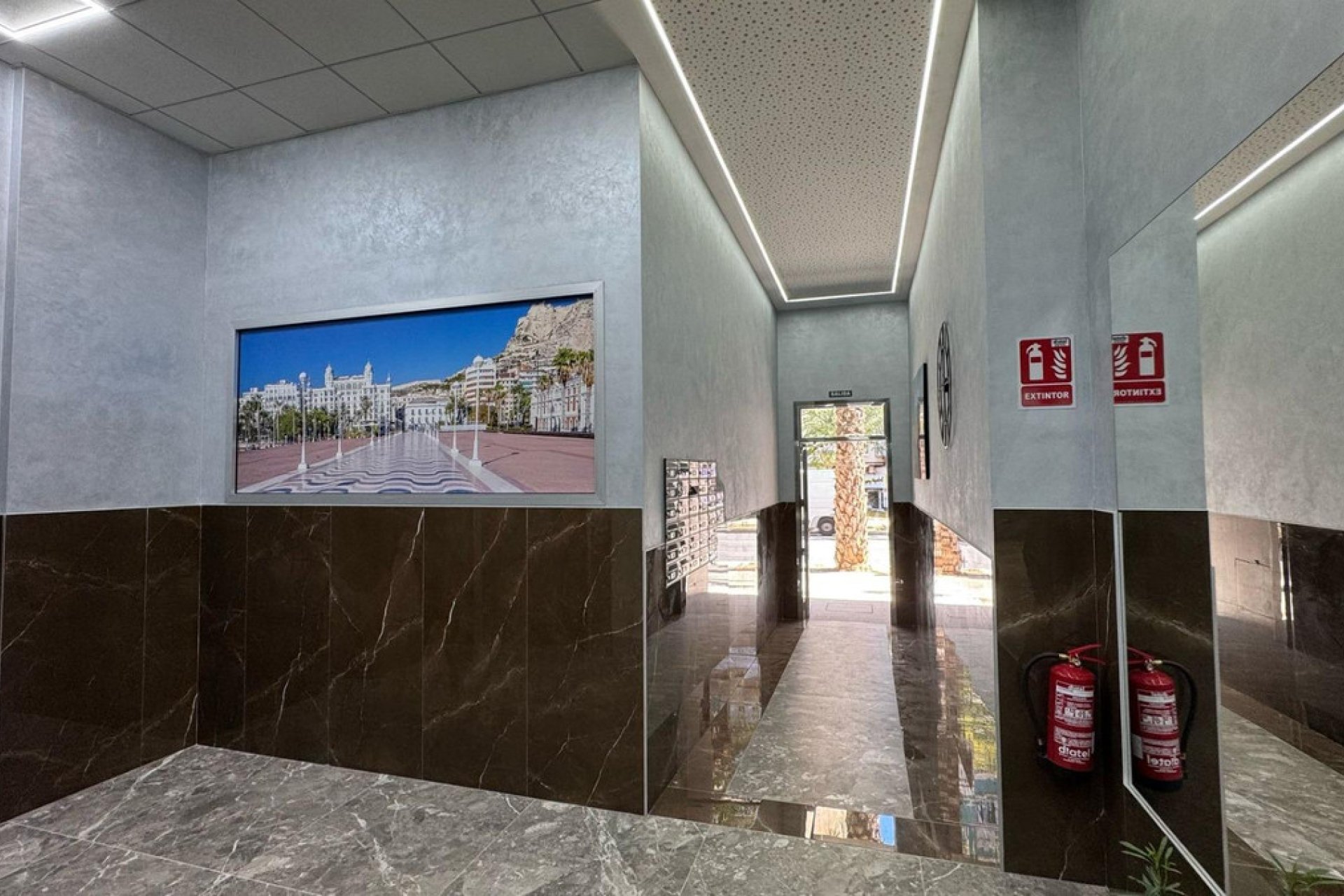 Használt ingatlanok - Apartman / lakás -
Alicante - Alicante Centro