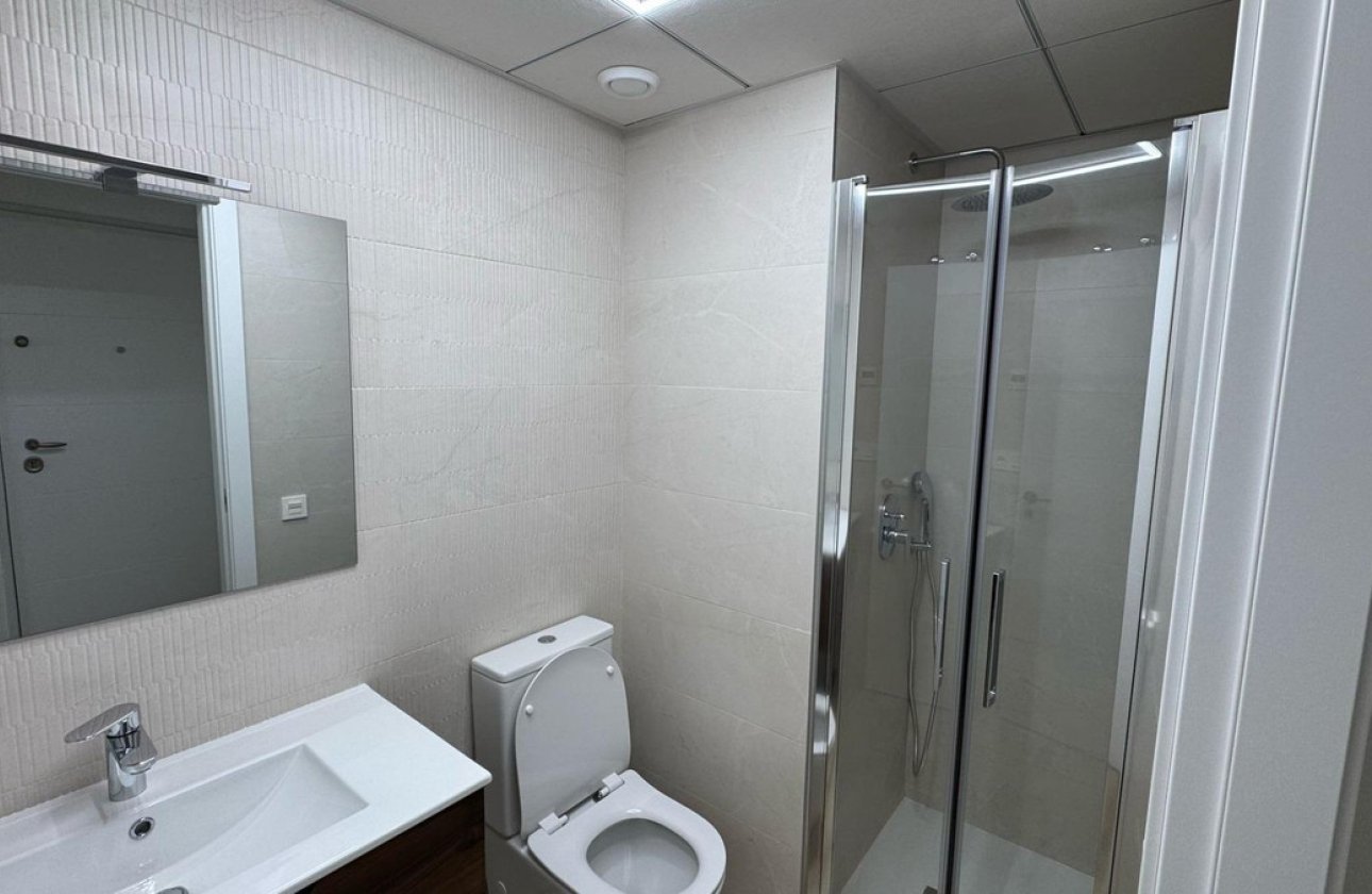 Használt ingatlanok - Apartman / lakás -
Alicante - Alicante Centro