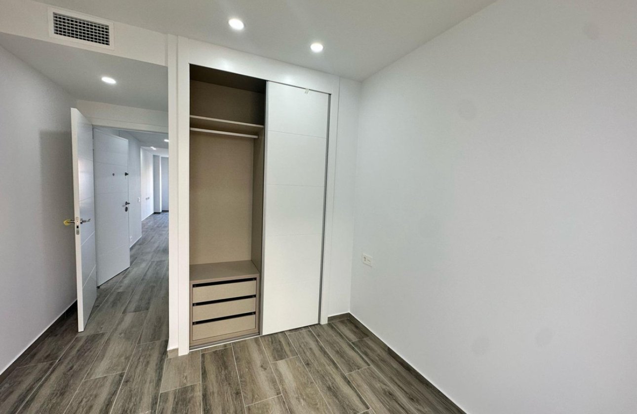 Használt ingatlanok - Apartman / lakás -
Alicante - Alicante Centro