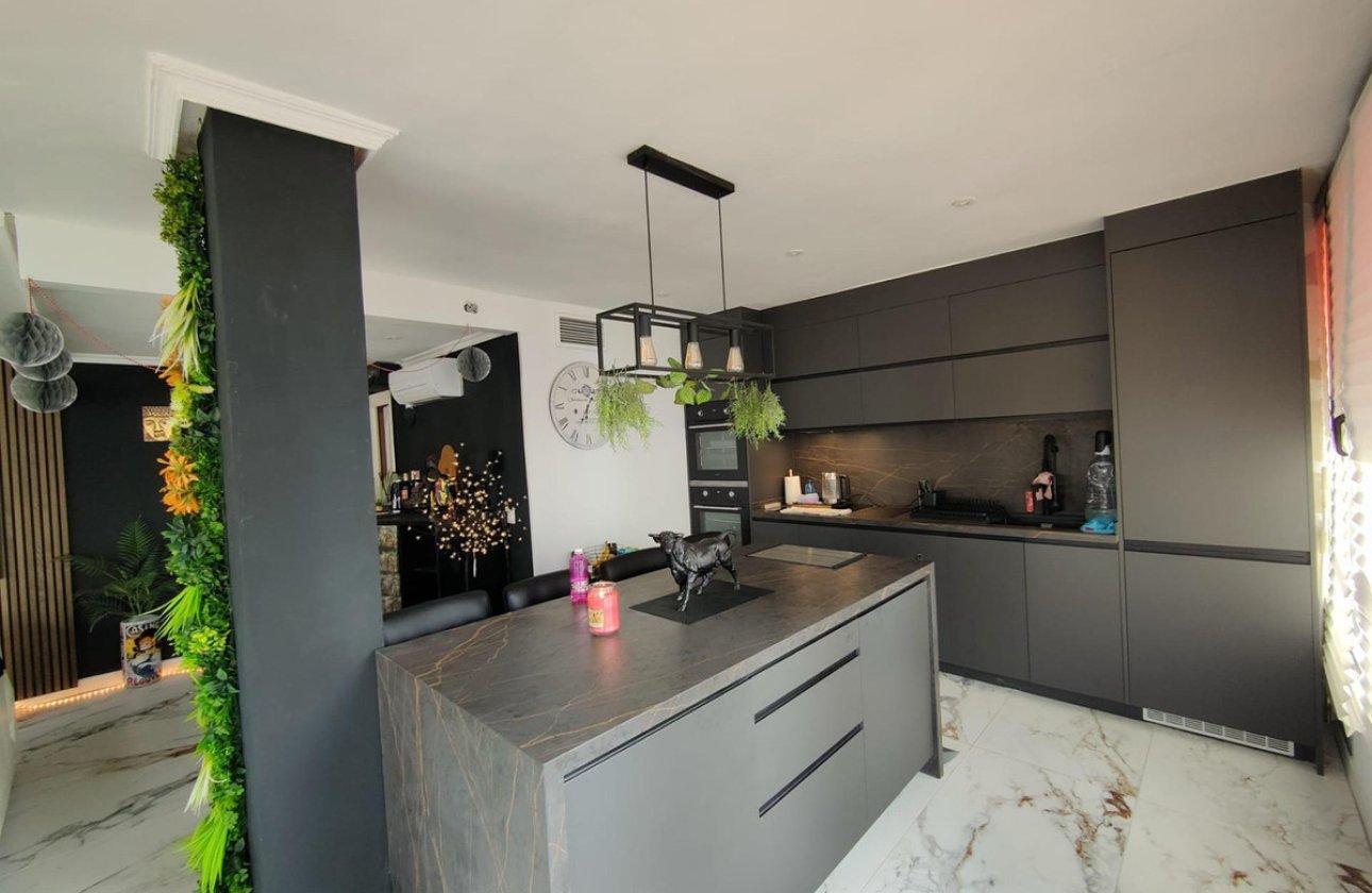 Használt ingatlanok - Apartman / lakás -
Benidorm - Benidorm Centro