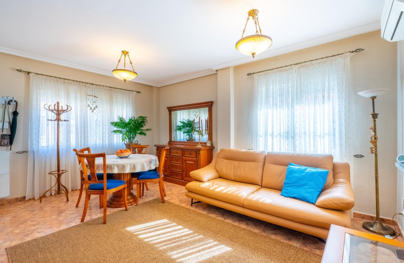 Használt ingatlanok - Apartman / lakás -
Orihuela - La Regia