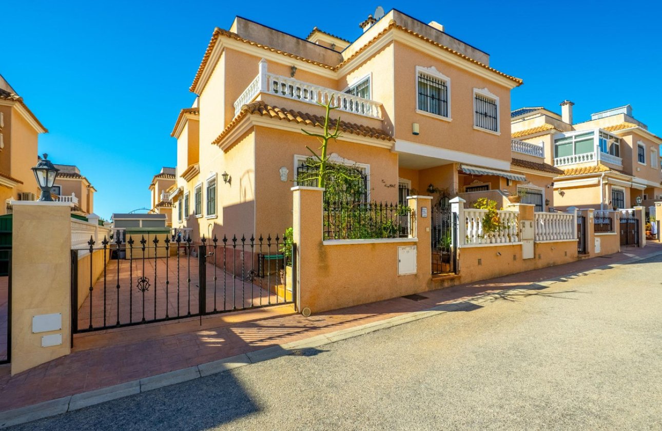 Használt ingatlanok - Apartman / lakás -
Orihuela - La Regia