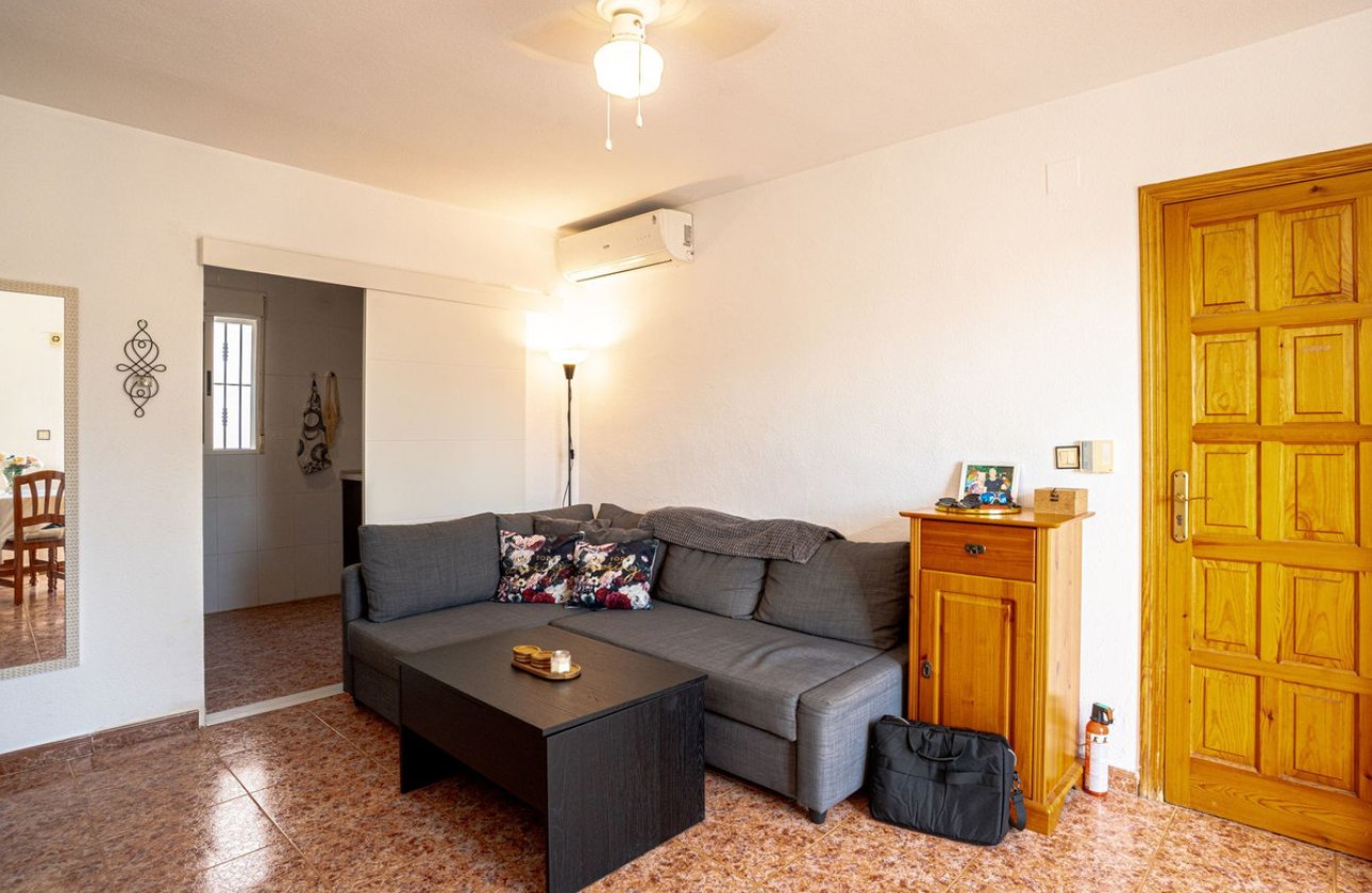 Használt ingatlanok - Apartman / lakás -
Orihuela - Los Altos