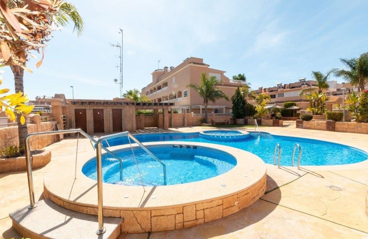 Használt ingatlanok - Apartman / lakás -
Orihuela - Los Dolses
