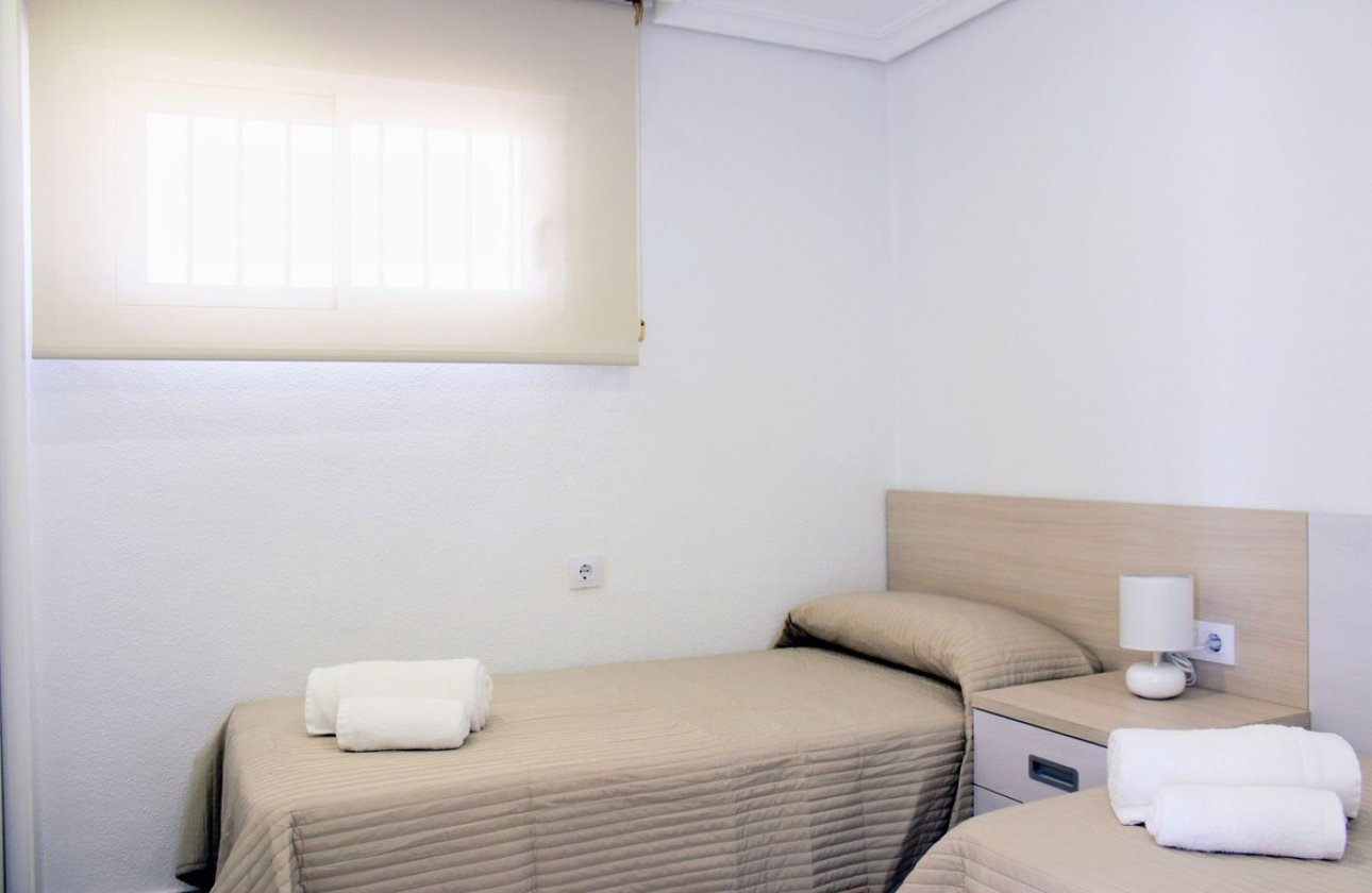 Használt ingatlanok - Apartman / lakás -
Orihuela - Mil Palmeras