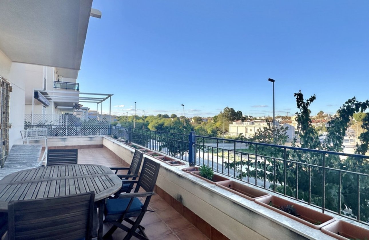 Használt ingatlanok - Apartman / lakás -
Orihuela - Mil Palmeras