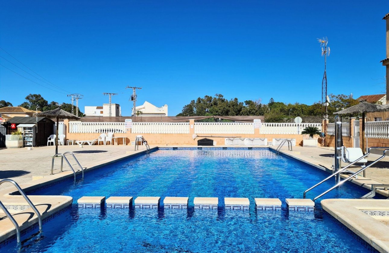 Használt ingatlanok - Apartman / lakás -
Orihuela - Punta Prima