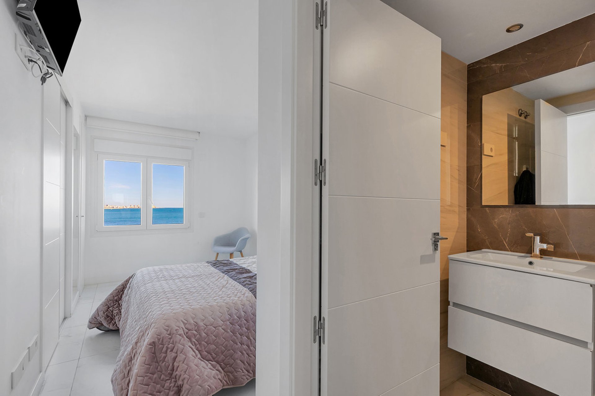 Használt ingatlanok - Apartman / lakás -
Orihuela - Punta Prima