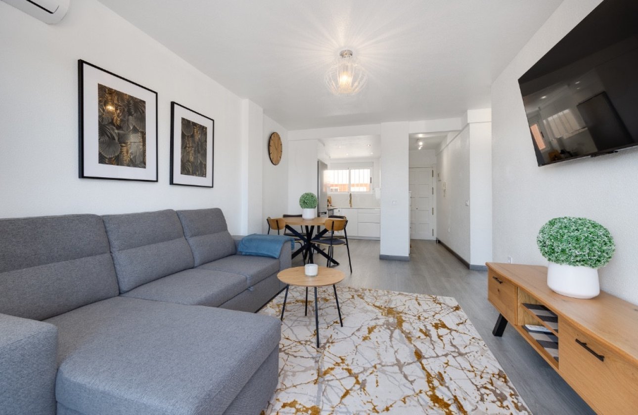 Használt ingatlanok - Apartman / lakás -
Orihuela - Punta Prima