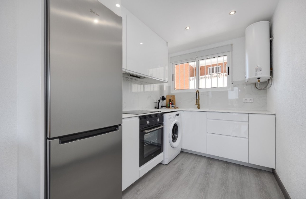 Használt ingatlanok - Apartman / lakás -
Orihuela - Punta Prima