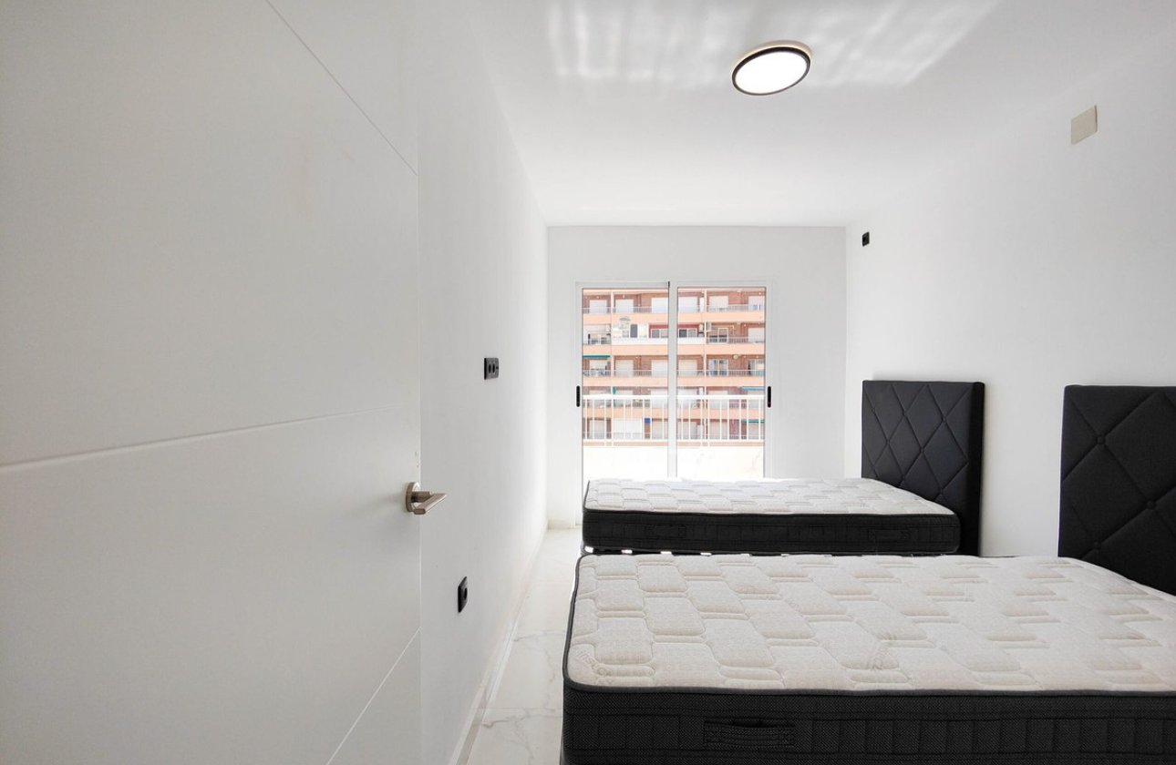 Használt ingatlanok - Apartman / lakás -
Orihuela - Punta Prima